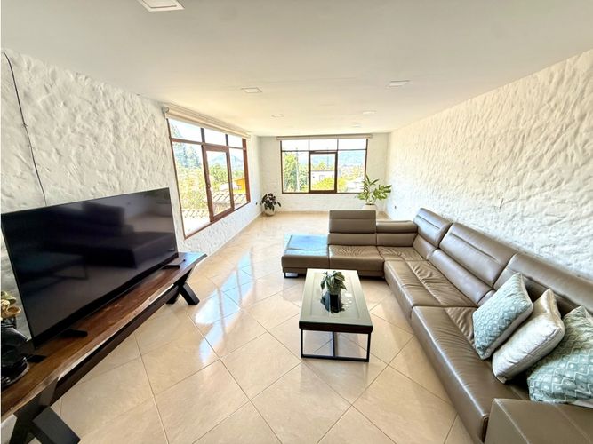 Casa de 6 alcobas en venta en La Ceja, 330 m² · foto 8 de 24