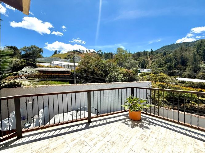 Casa de 6 alcobas en venta en La Ceja, 330 m² · foto 11 de 24