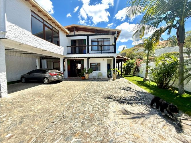Casa de 6 alcobas en venta en La Ceja, 330 m² · foto 23 de 24