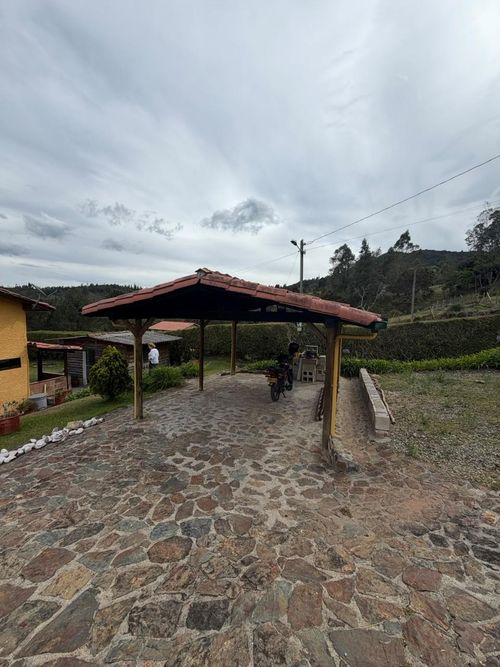 Finca en arriendo en Santa Elena, Medellín, 3000 m² · foto 20 de 23