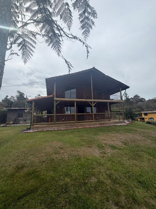 Finca en arriendo en Santa Elena, Medellín, 3000 m² · foto 8 de 23