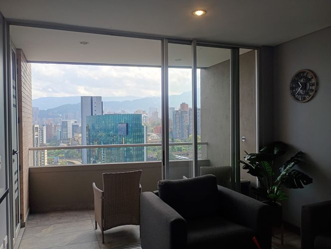 Apartamento de 3 alcobas en venta en El Poblado, Medellín, 106 m² · foto 2 de 17