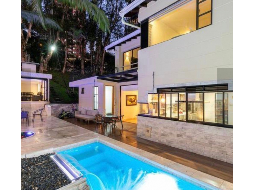 Casa en Arriendo en Los Balsos, Medellín