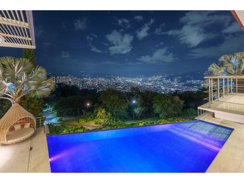 Casa en Arriendo en Altos del poblado, Medellín
