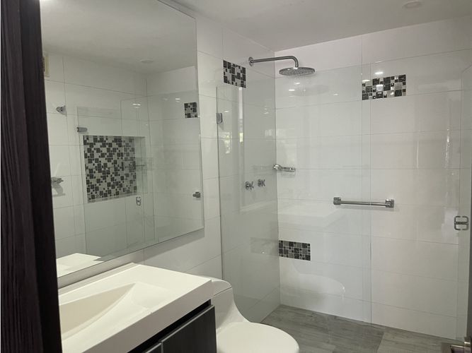Apartaestudio en venta en Chicó Navarra, Bogotá, 56 m² · foto 8 de 10