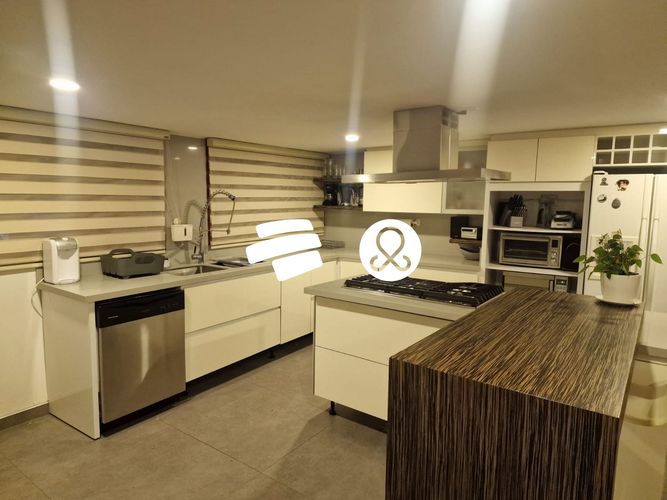 Apartamento de 3 alcobas en venta en Barrios Unidos, Bogotá, 158 m² · foto 2 de 10