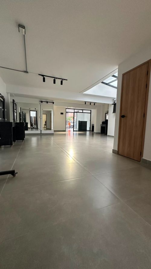 Local en arriendo en Laureles, Medellín, 175 m² · foto 2 de 11