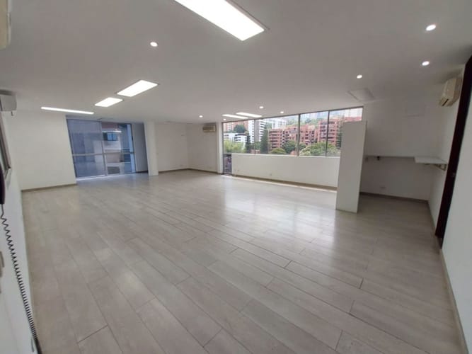 Oficina en arriendo en Milla De Oro, Medellín, 80 m² · foto 3 de 9