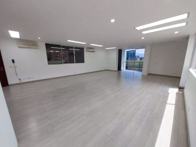 Oficina en arriendo en Milla De Oro, Medellín, 80 m² · foto 6 de 9