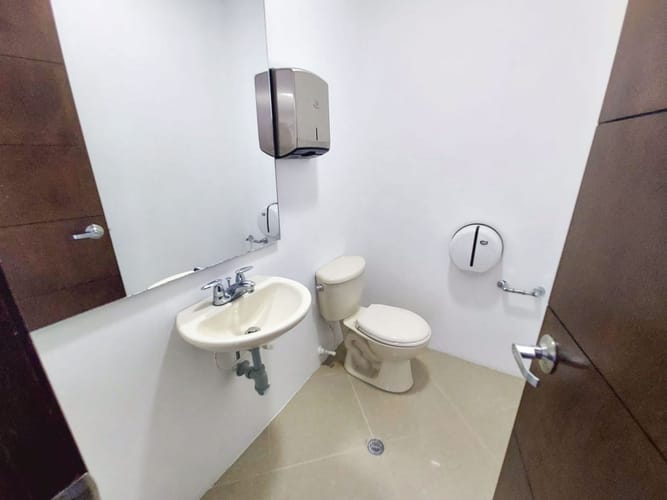 Oficina en arriendo en Milla De Oro, Medellín, 80 m² · foto 8 de 9