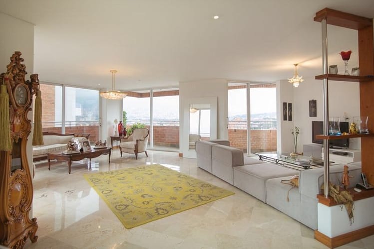 Apartamento en venta en Laureles, Medellín · foto 3 de 23