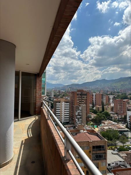 Apartamento en venta en Laureles, Medellín · foto 16 de 23