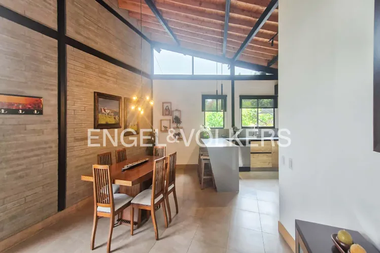 Casa de 4 alcobas en venta en Guamito, La Ceja, 470 m² · foto 4 de 20