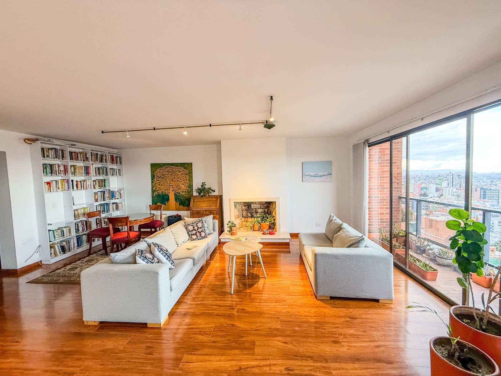 Apartment for rent in Los rosales, Bogotá