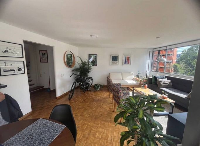 Apartamento de 3 alcobas en venta en La Macarena, Bogotá, 131 m² · foto 2 de 9