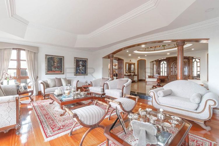 Casa de 4 alcobas en venta en Montearroyo, Bogotá, 1500 m² · foto 2 de 24