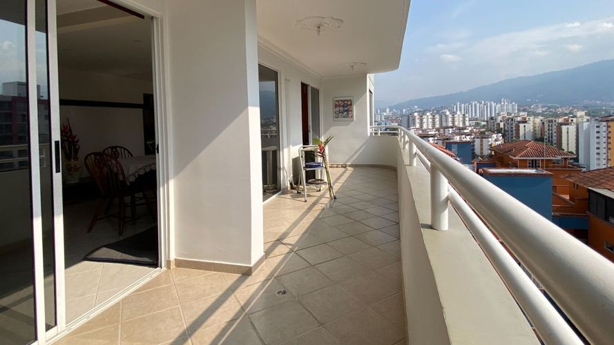 Apartamento de 3 alcobas en venta en Cañaveral, Floridablanca, 220 m² · foto 6 de 24