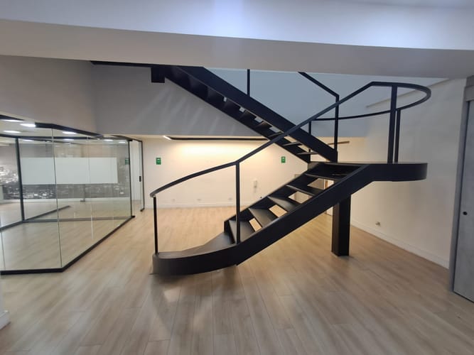 Oficina en arriendo en El Poblado, Medellín, 142 m² · foto 4 de 12