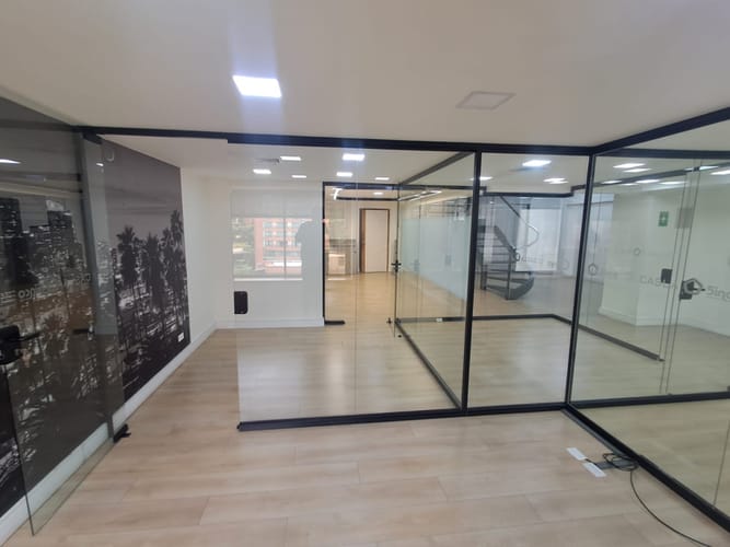 Oficina en arriendo en El Poblado, Medellín, 142 m² · foto 6 de 12