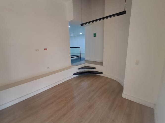 Oficina en arriendo en El Poblado, Medellín, 142 m² · foto 10 de 12