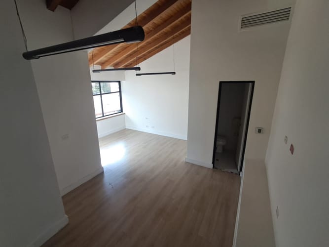 Oficina en arriendo en El Poblado, Medellín, 142 m² · foto 11 de 12