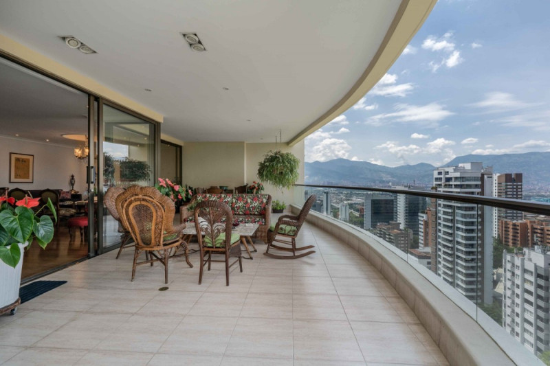 Apartamento de 3 habitaciones en venta en Loma de los Gonzalez, Medellín — imagen 1 de 15