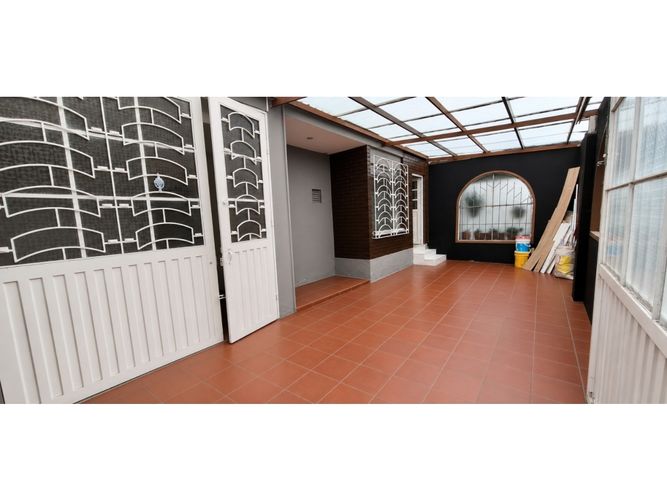 Casa de 10 alcobas en venta en Hipotecho Occidental, Bogotá, 240 m² · foto 11 de 11