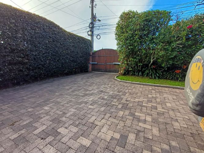Casa de 4 alcobas en venta en Gualanday, Rionegro, 240 m² · foto 3 de 24