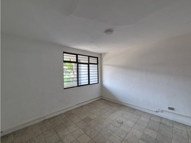 Casa de 6 alcobas en venta en San Vicente, Cali, 520 m² · foto 2 de 24