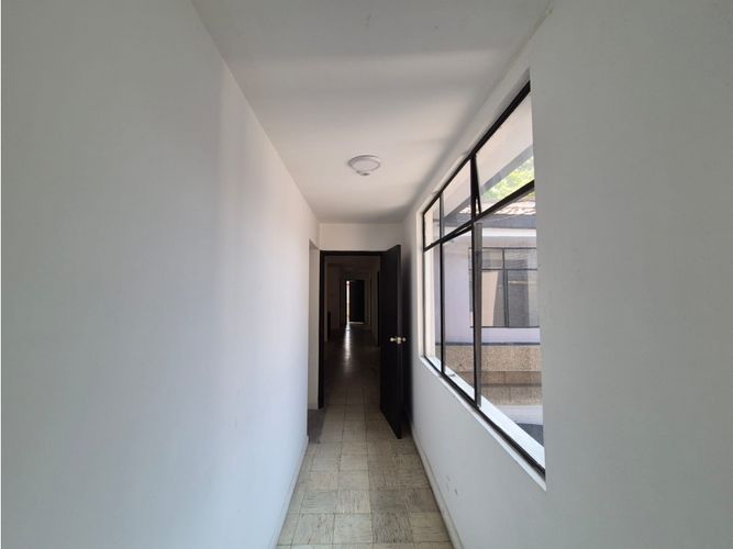 Casa de 6 alcobas en venta en San Vicente, Cali, 520 m² · foto 18 de 24