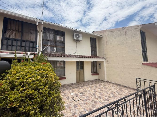 Casa de 3 alcobas en venta en Ciudad Montes, Girardot, 110 m² · foto 4 de 23
