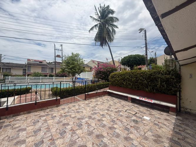Casa de 3 alcobas en venta en Ciudad Montes, Girardot, 110 m² · foto 2 de 23