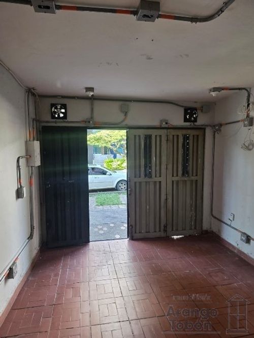 Local en arriendo en Laureles, Medellín, 20 m² · foto 3 de 4