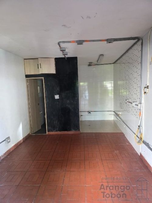 Local en arriendo en Laureles, Medellín, 20 m² · foto 4 de 4