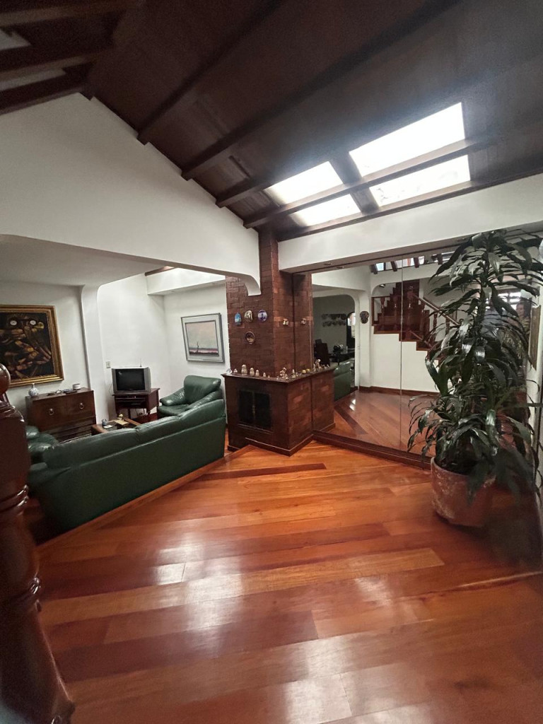 Casa en venta en Iberia, Bogotá · foto 2 de 17