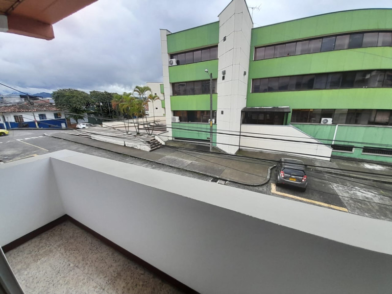 Casa en venta en Los Periodistas, Pereira · foto 3 de 24