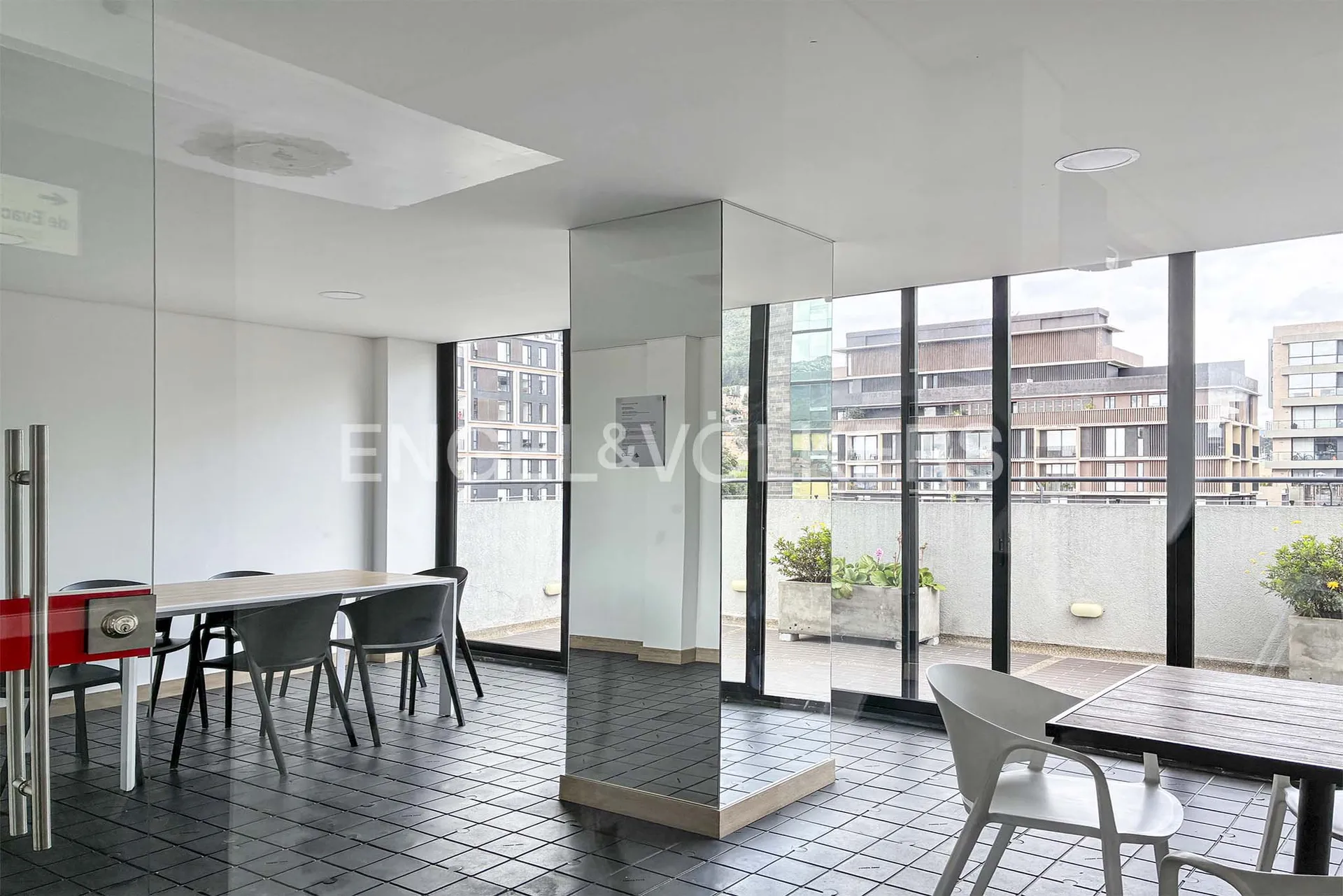 Apartamento en venta en Santa Barbara, Bogotá · foto 8 de 13