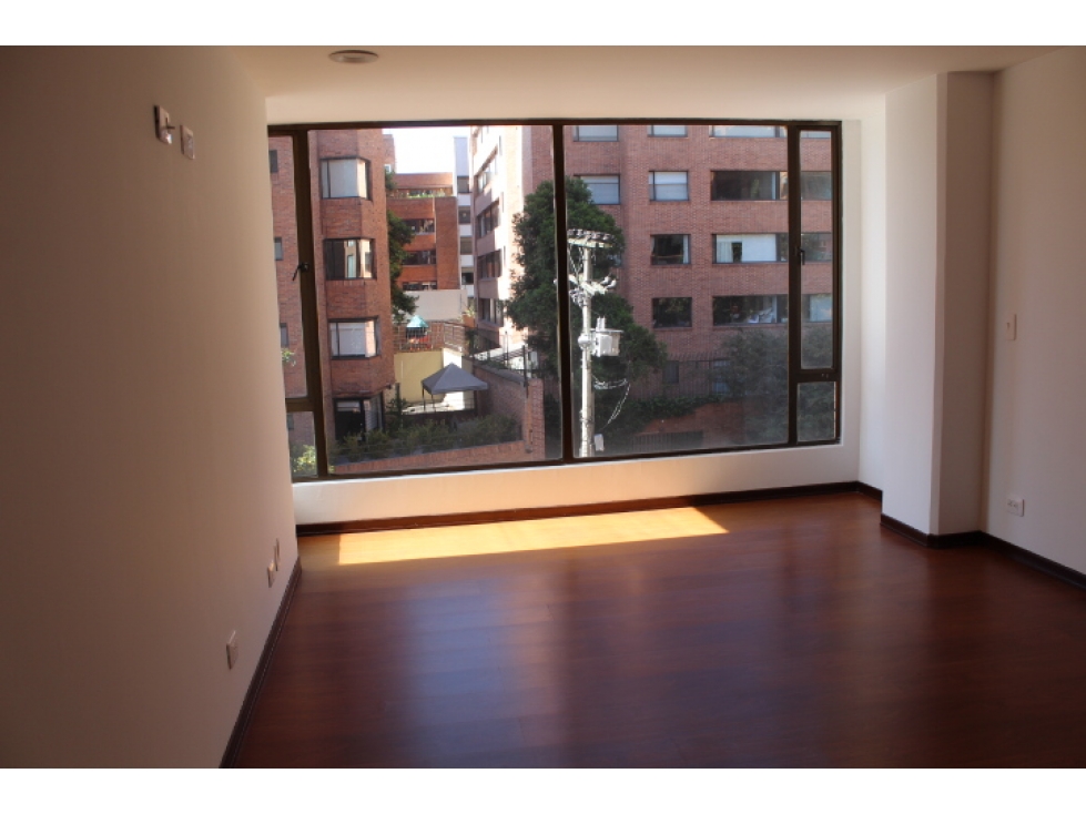 Apartamento en venta en Los Rosales, Bogotá · foto 3 de 14