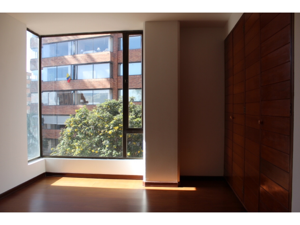 Apartamento en venta en Los Rosales, Bogotá · foto 9 de 14