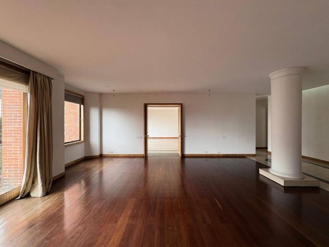 Apartamento de 4 alcobas en venta en Los Rosales, Bogotá, 479 m² · foto 5 de 24