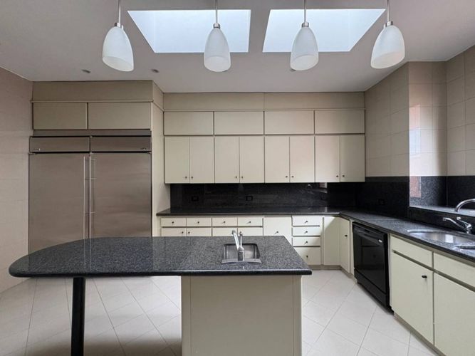 Apartamento de 4 alcobas en venta en Los Rosales, Bogotá, 479 m² · foto 10 de 24