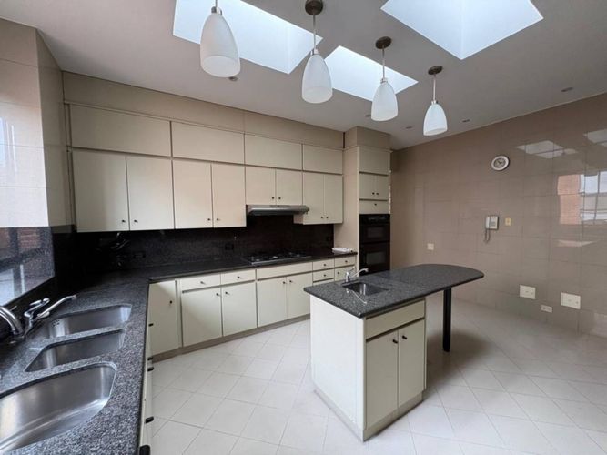 Apartamento de 4 alcobas en venta en Los Rosales, Bogotá, 479 m² · foto 11 de 24