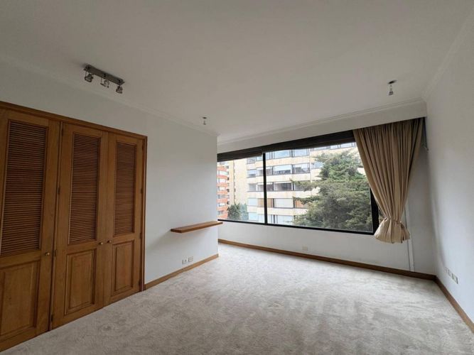Apartamento de 4 alcobas en venta en Los Rosales, Bogotá, 479 m² · foto 13 de 24
