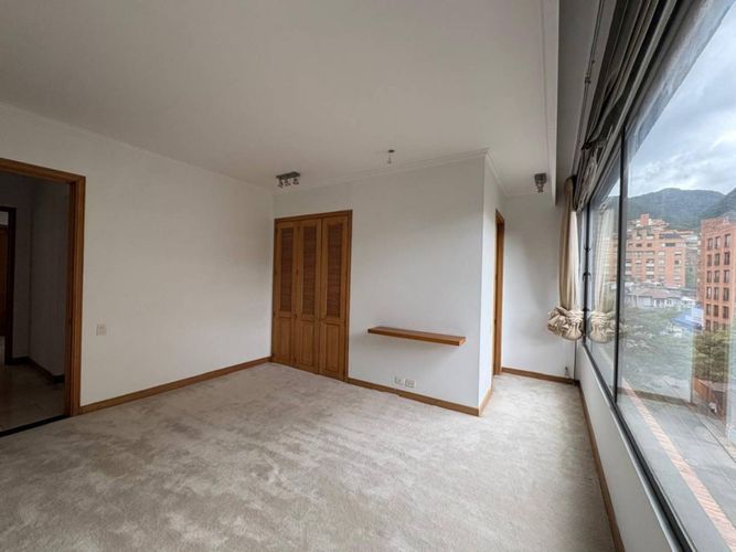 Apartamento de 4 alcobas en venta en Los Rosales, Bogotá, 479 m² · foto 15 de 24