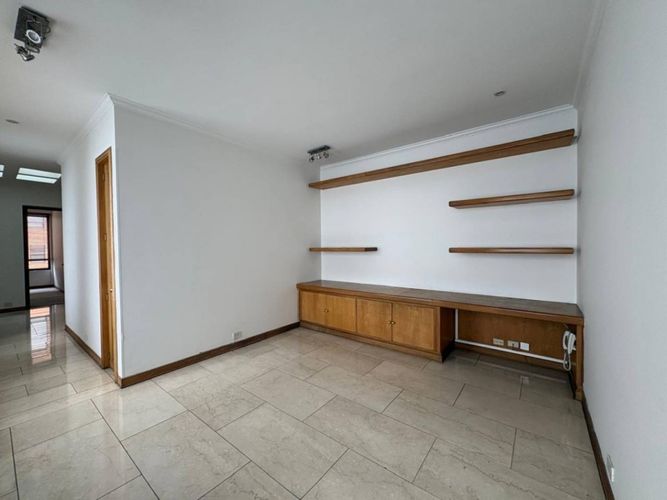 Apartamento de 4 alcobas en venta en Los Rosales, Bogotá, 479 m² · foto 17 de 24