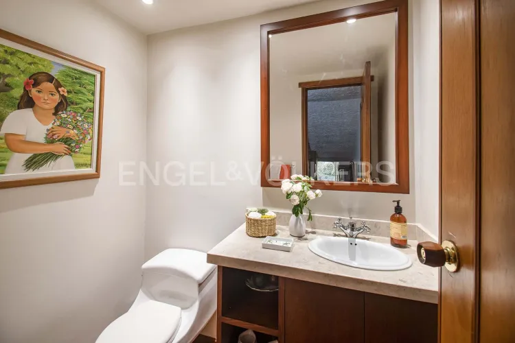 Apartamento de 5 alcobas en venta en Los Rosales, Bogotá, 301 m² · foto 19 de 24