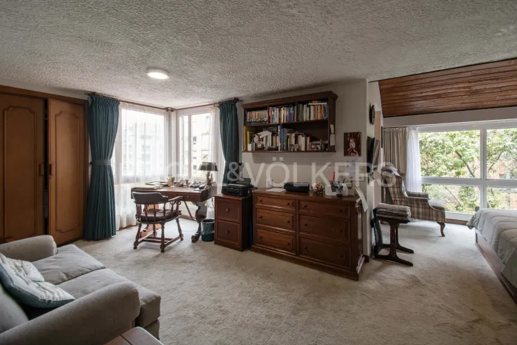 Apartamento de 5 alcobas en venta en Los Rosales, Bogotá, 301 m² · foto 10 de 24