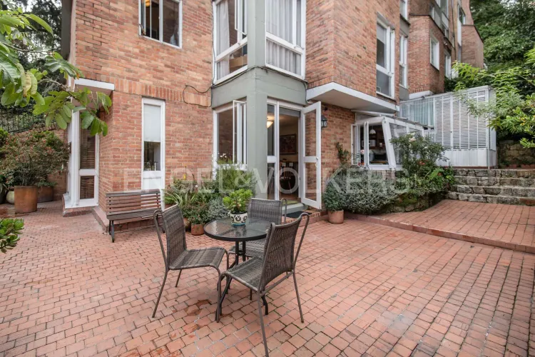 Apartamento de 5 alcobas en venta en Los Rosales, Bogotá, 301 m² · foto 5 de 24