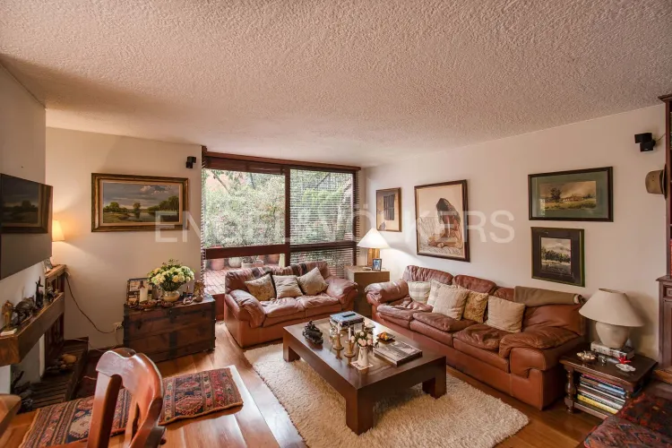 Apartamento de 5 alcobas en venta en Los Rosales, Bogotá, 301 m² · foto 2 de 24