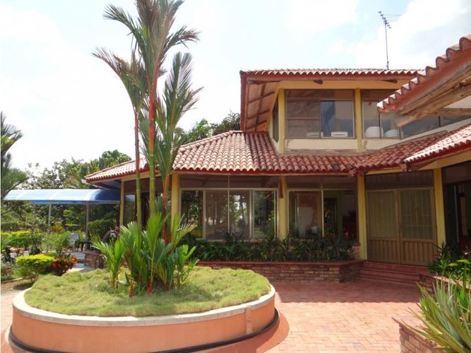 Finca en venta en Juan Pablo Et Ii, Villavicencio, 250 m² · foto 2 de 20
